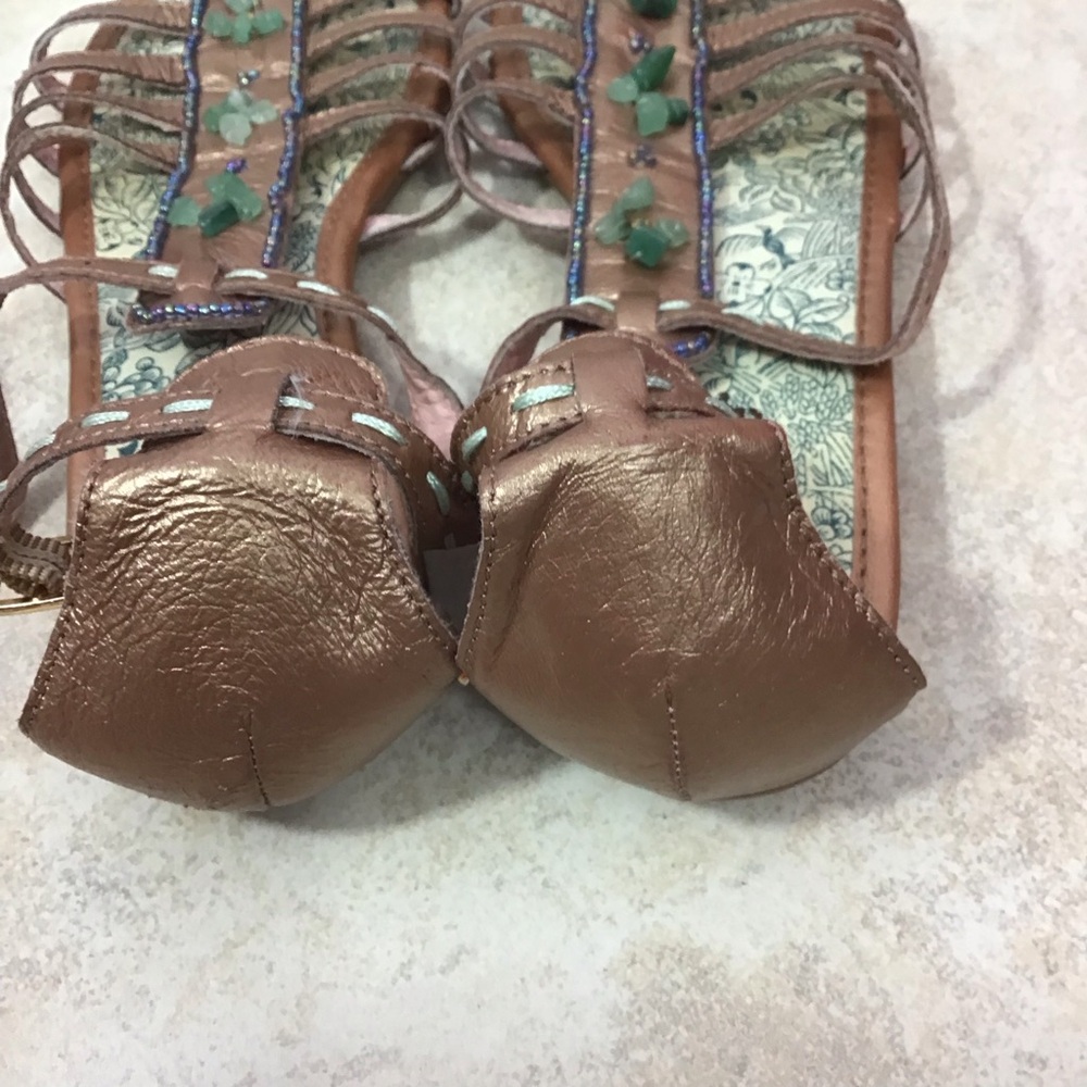 Kenzie Poise T strap gladiator sandals . Size 6 . - Picture 5 of 7